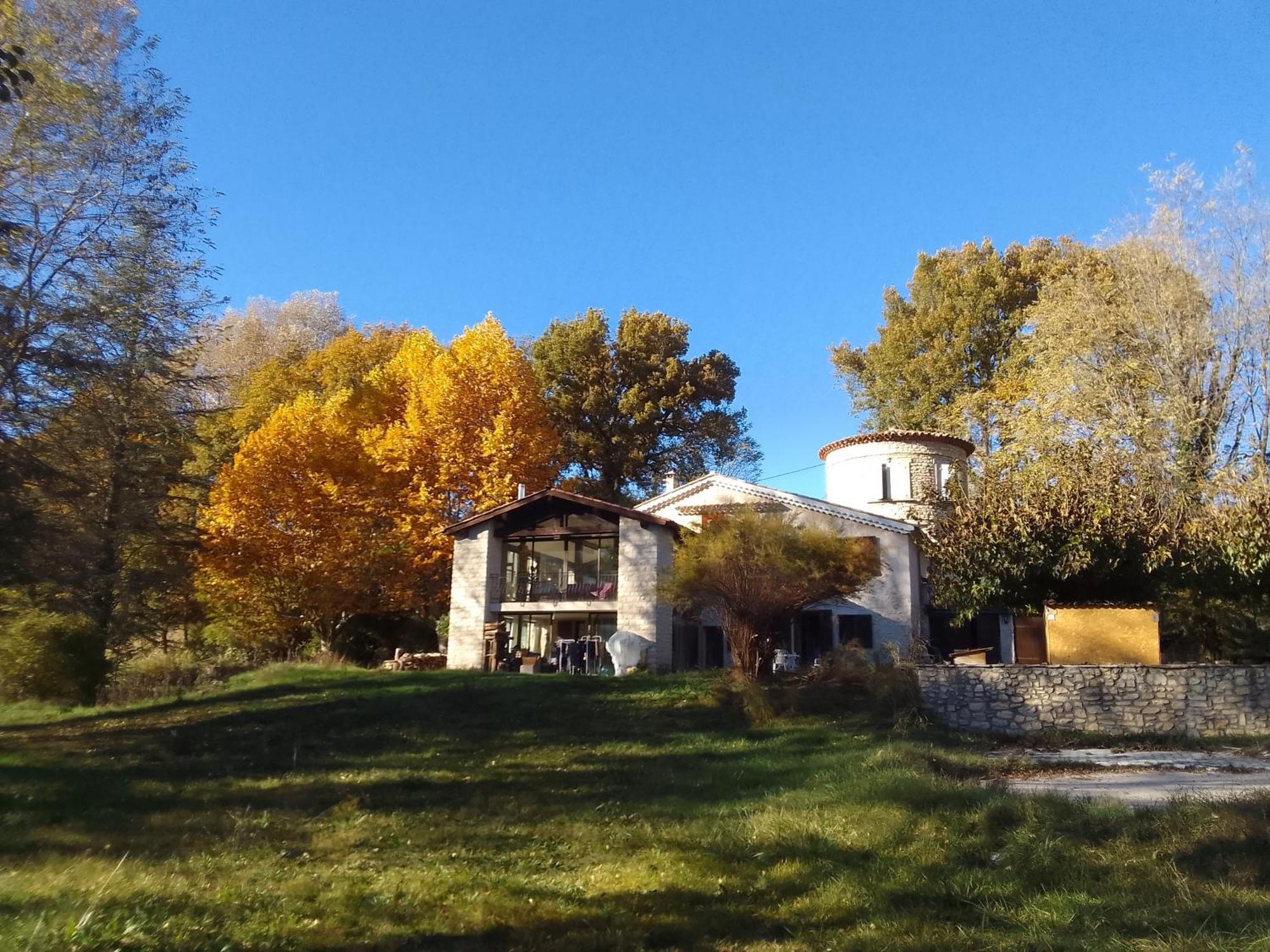 Les Favouilles - Gite & Chambres D Hotes Dauphin Exterior photo